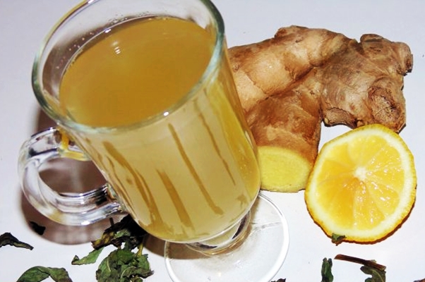 чай с имбирем, лимоном и мятой 